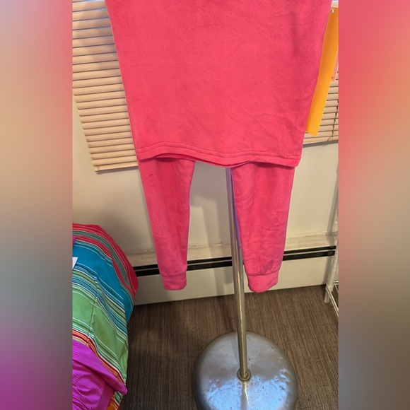 Juicy Couture Girls NWT Hot Pink Pajamas 2 Piece Short Sleeve and Long Pants - Picture 3 of 10